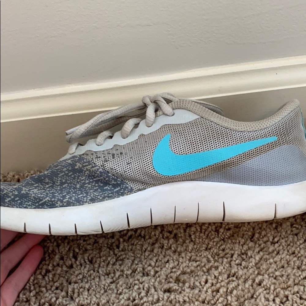 Nike tennis shoes